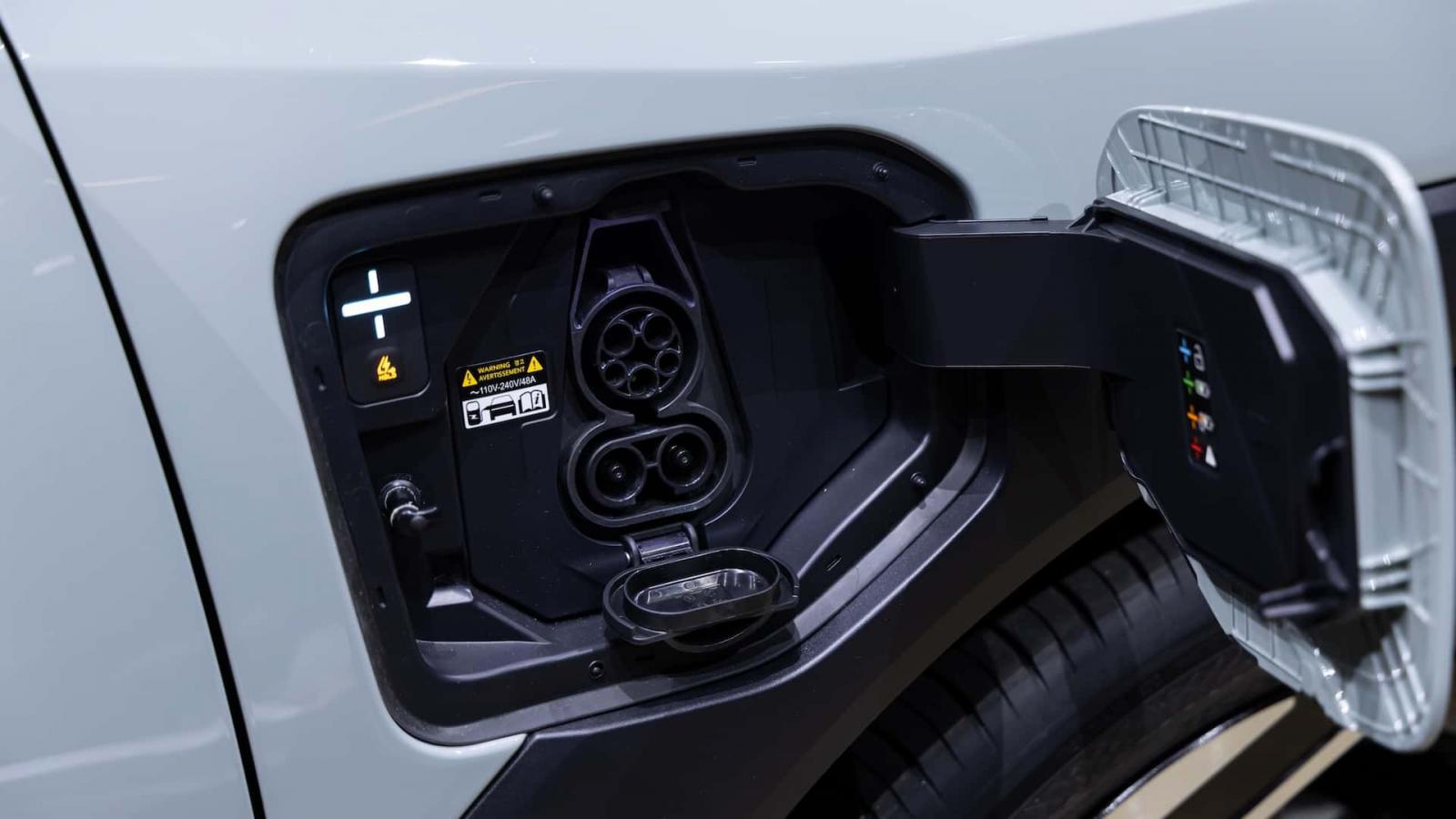 Kia EV4: Ντεμπούτο με 204 άλογα και αυτονομία έως 630 χλμ. αυτονομία